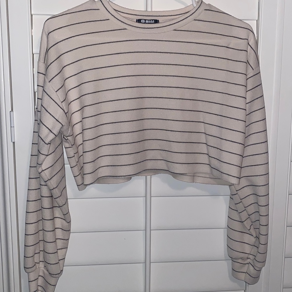 Long sleeve crop top